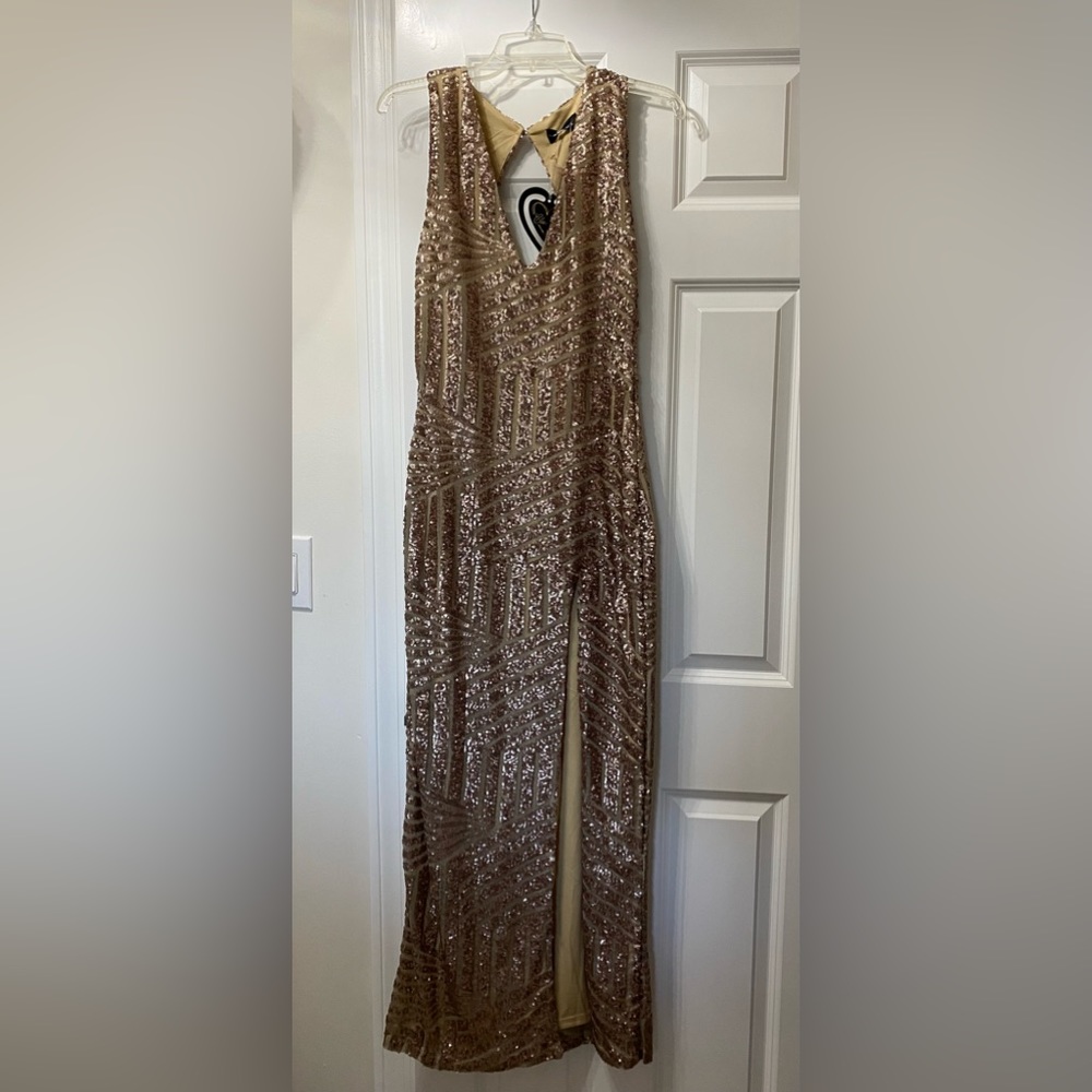 Elegant Champagne ClubL Shimmering Sequin Maxi Dress with Split Hem. Size 14